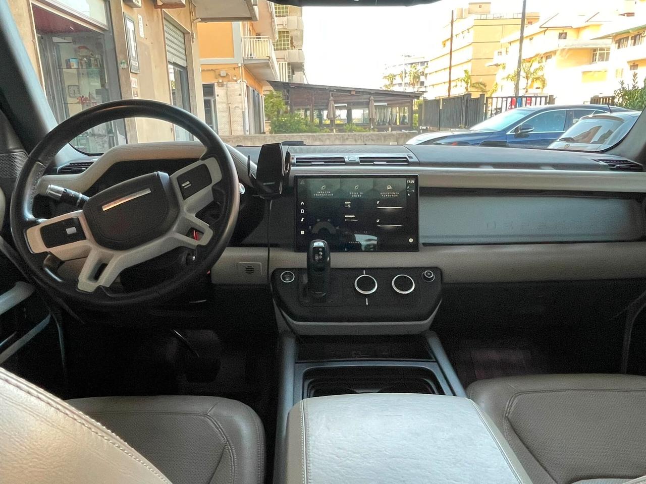 Land Rover Defender 110 2.0 SD4 240CV AWD Auto HSE