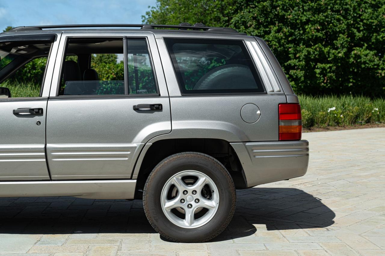 Jeep Grand Cherokee LIMITED LX 5.9 V8 - JEP00027