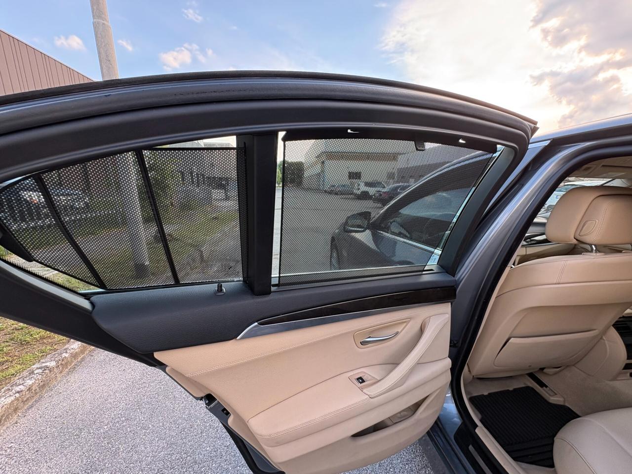 BMW 523 aut.(benzina)-BERLINA- 91500km -FULL-2010