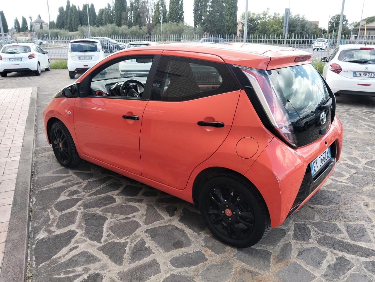 Toyota Aygo 1.0 VVT-i 69 CV 5 porte x-clusiv MMT