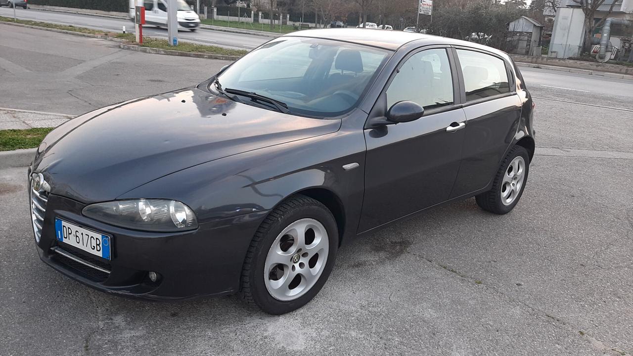 Alfa Romeo 147 1.9 JTD 5 porte Prog.