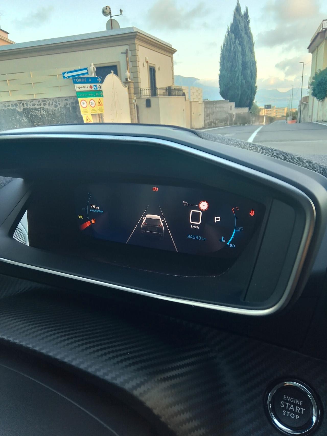 Peugeot 2008 BlueHDi 130 S&S EAT8 Allure Pack
