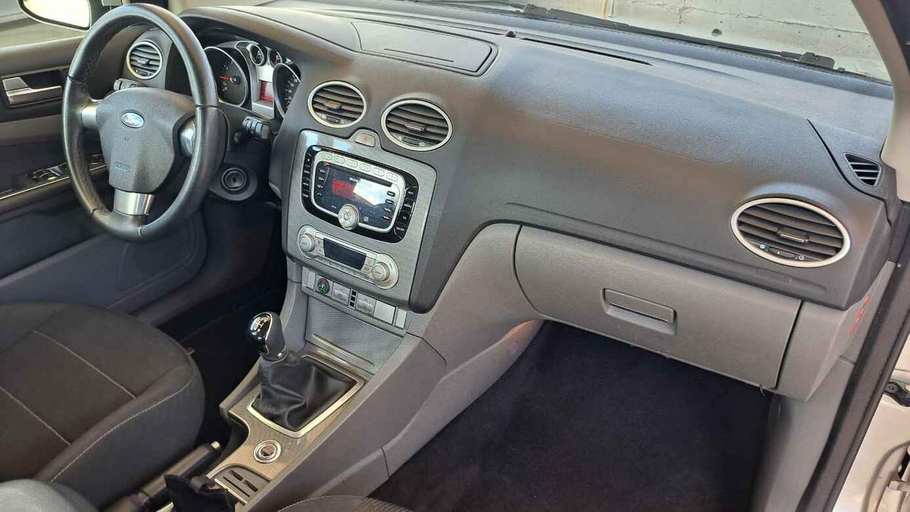 Ford Focus 1.6 (115CV) 5p. Bz.- GPL Titanium