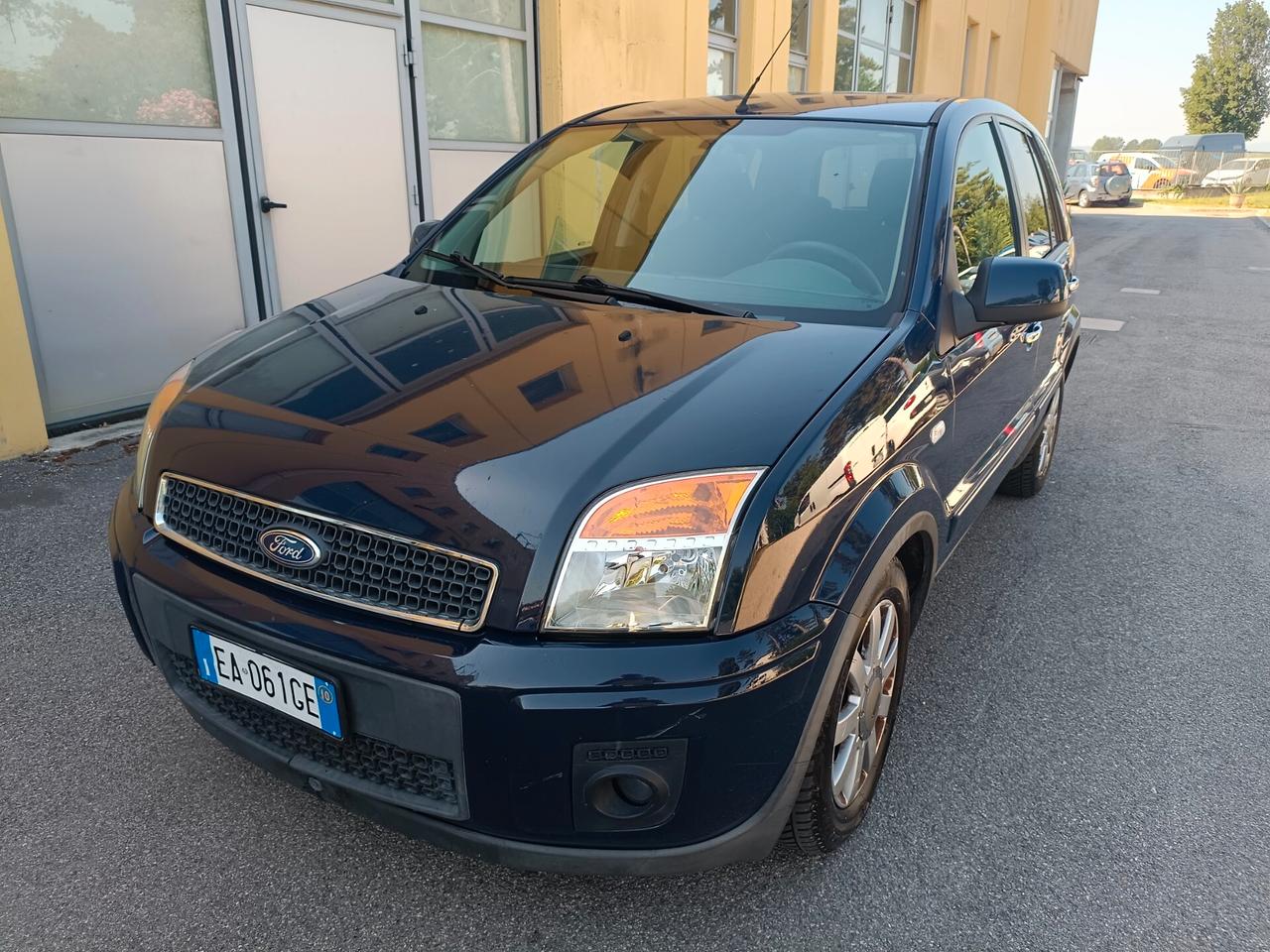 Ford Fusion 5p. GPL