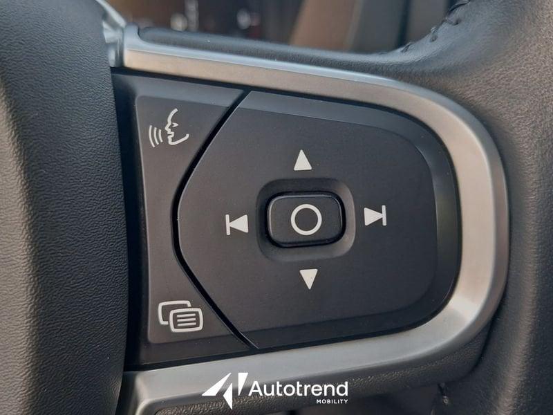 Volvo XC60 B4 197+14 CV AWD Mild Hybrid Diesel Automatico Momentum Pro