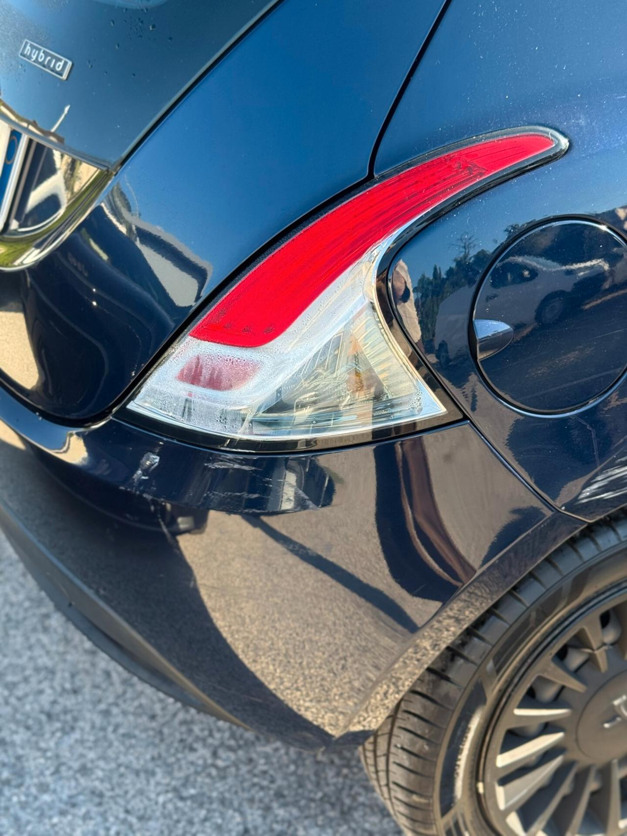 Lancia Ypsilon 1.0 FireFly 5 porte S&S Hybrid Ecochic Silver