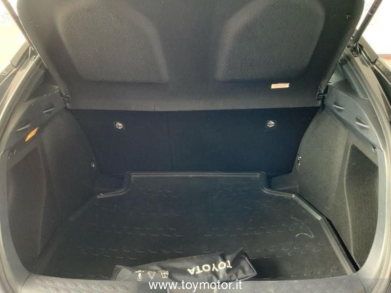 Toyota C-HR (2016-2023) 1.8 Hybrid E-CVT Business