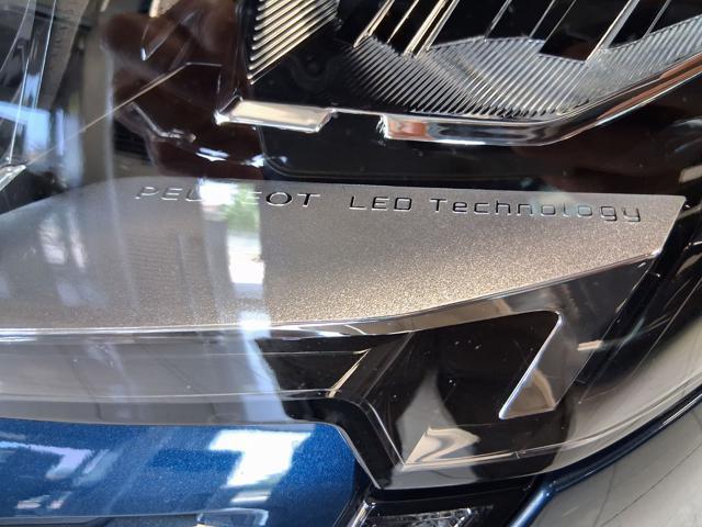 PEUGEOT 3008 BlueHDi 130 S&S EAT8 Active Business