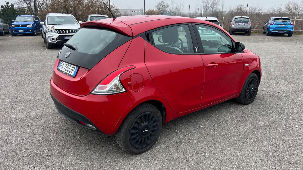 Lancia Ypsilon 1.2 69 CV 5 porte GPL Ecochic Gold