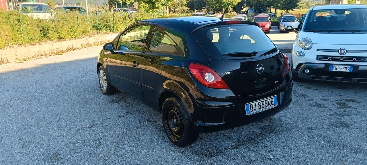 Opel Corsa 1.2 3 porte Club