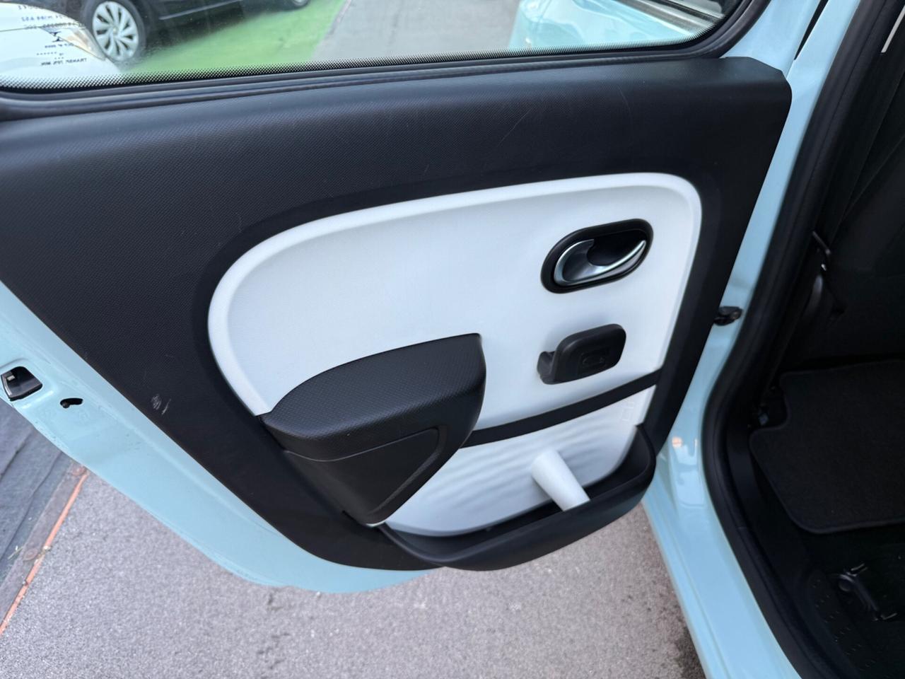 Renault Twingo Lovely 1.0benzina - 2016