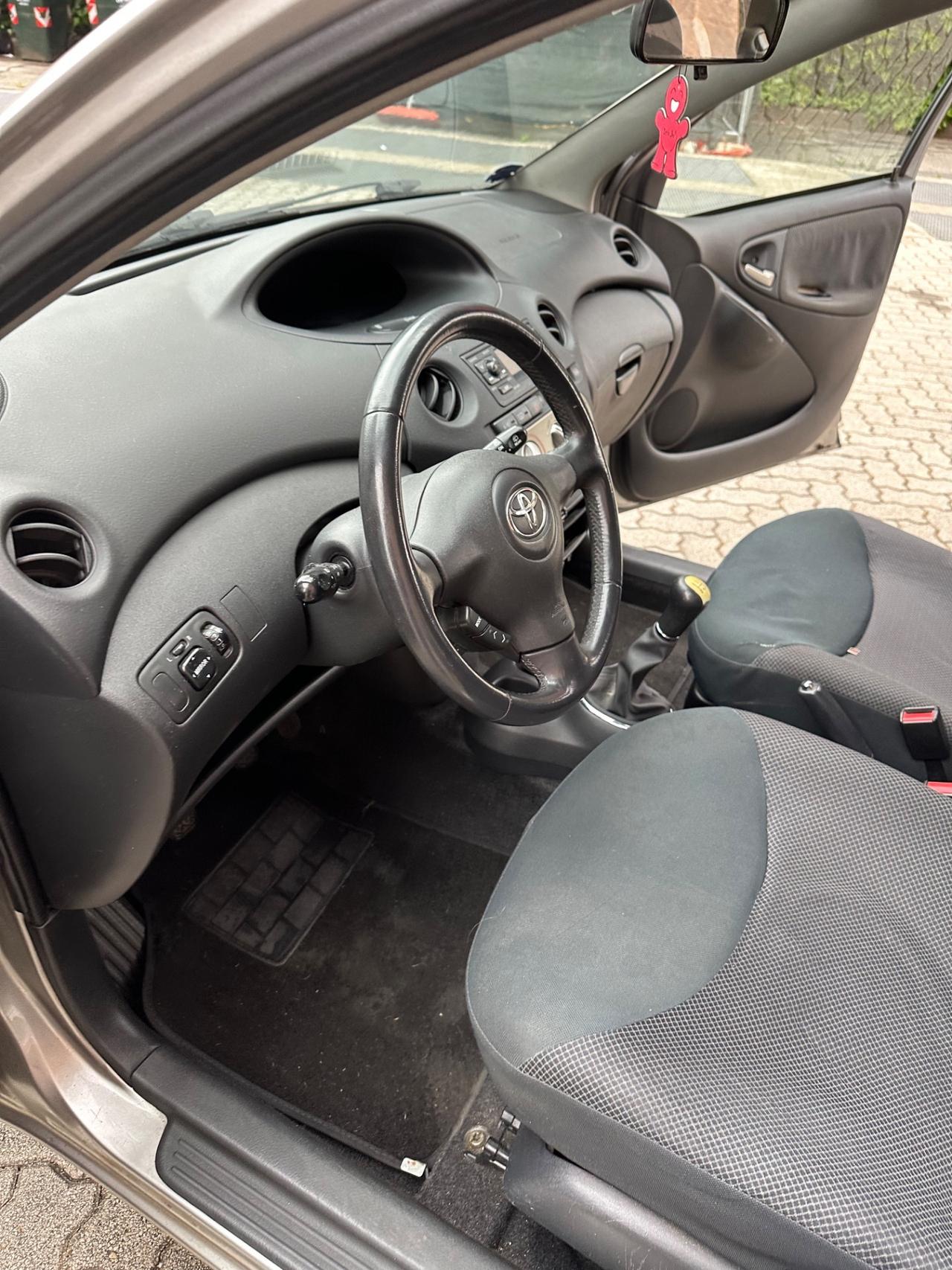 Toyota Yaris 1.0i 16V cat 5 porte Expo Clima