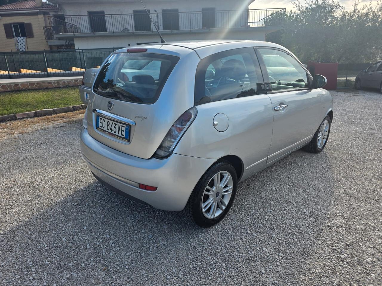 Lancia Ypsilon 1.3 MJT 75 CV Platino