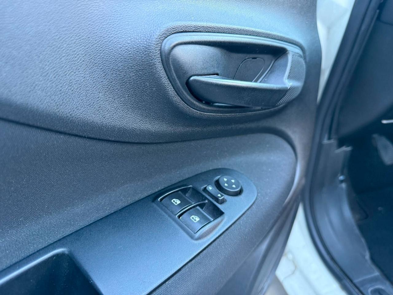 Fiat Punto 1.3 MJT II S&S 95 CV 5 porte Street