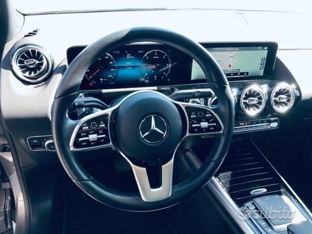 MERCEDES-BENZ GLA 200 d Automatic TETTO- AMBIENT