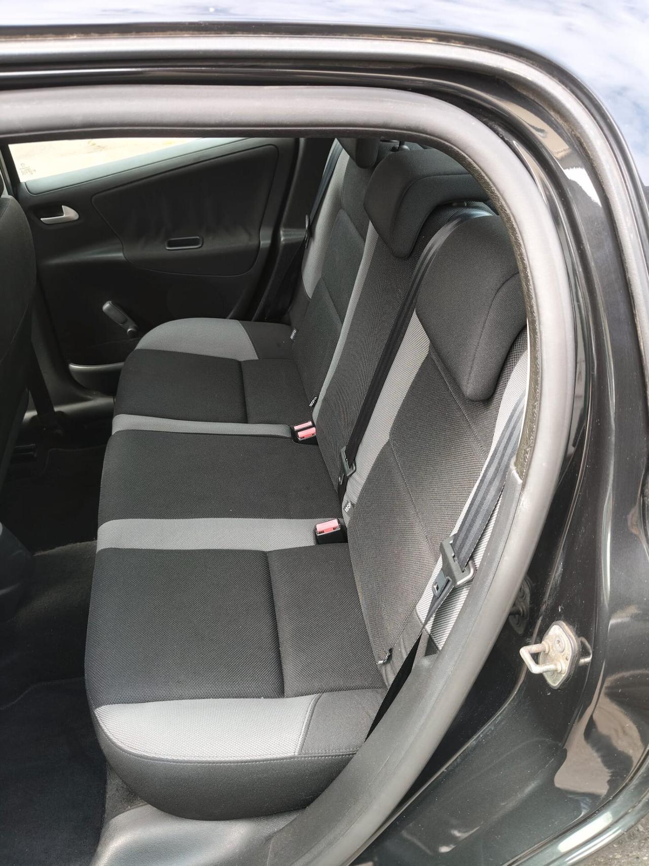 Peugeot 207 1.4 8V 75CV 5p. X Line