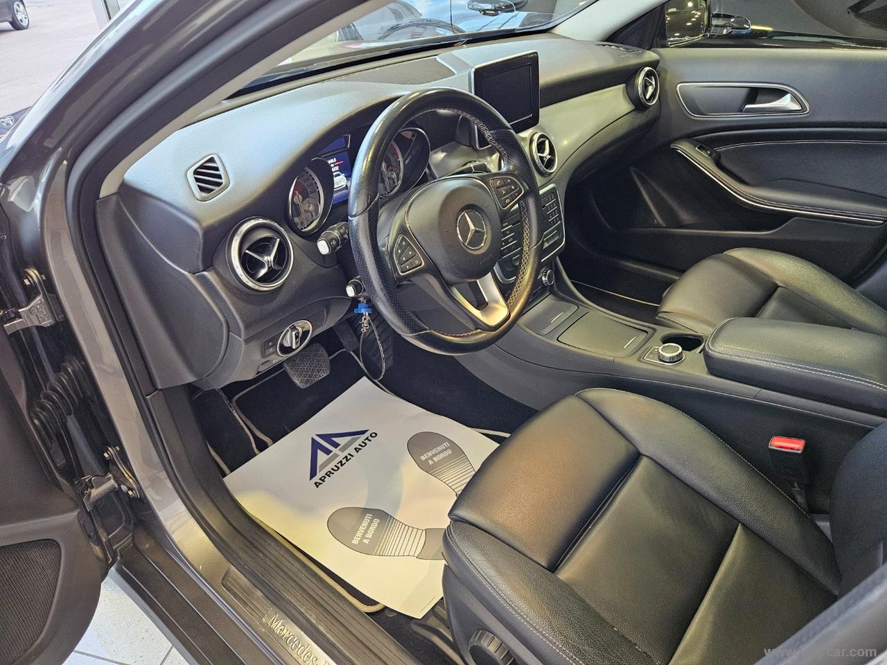 MERCEDES-BENZ GLA 200 d Automatic Sport