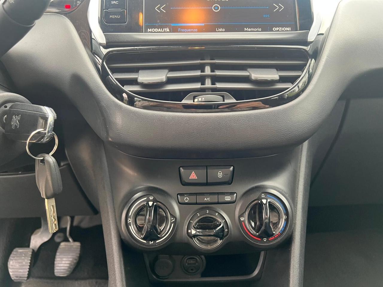 Peugeot 208 PureTech 82 5 porte Allure