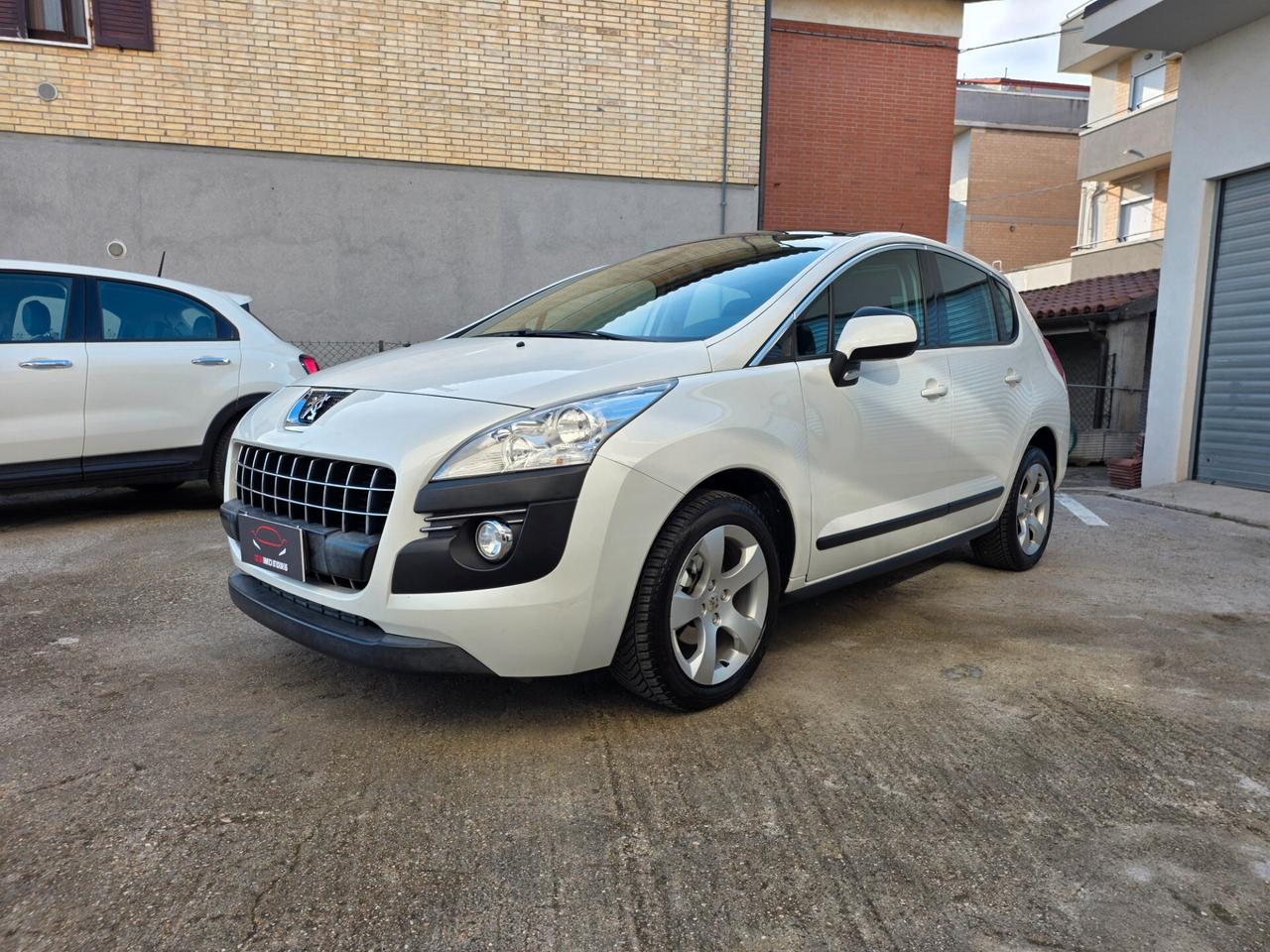 Peugeot 3008 1.6 HDi 112CV cambio robotizzato Business