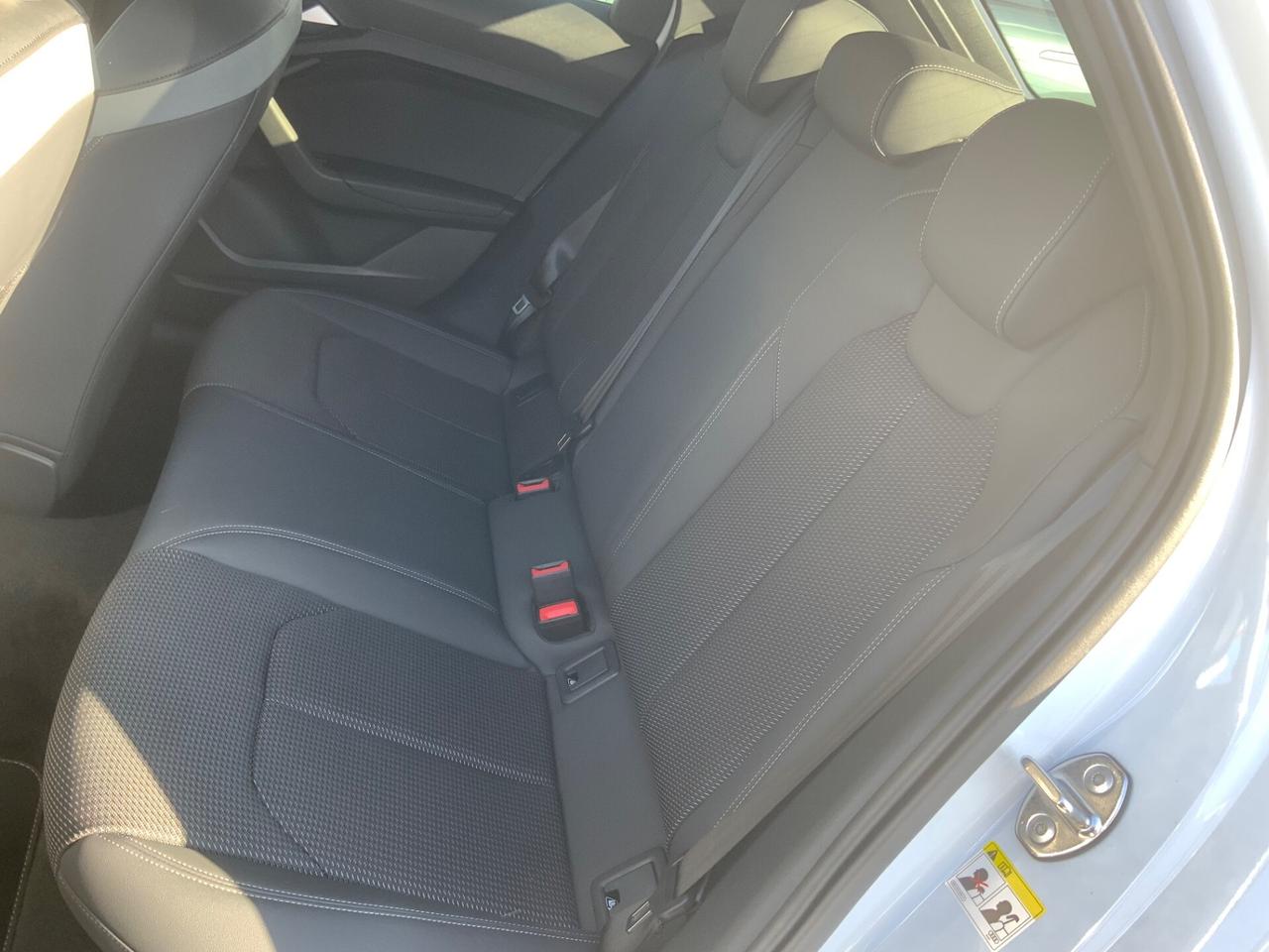 Audi A1 allstreet 30 TFSI S tronic Identity Contrast LINE
