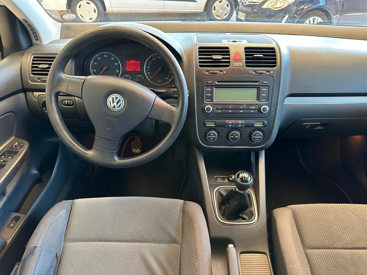 Volkswagen Golf 1.6 16V FSI 5p. Sportline