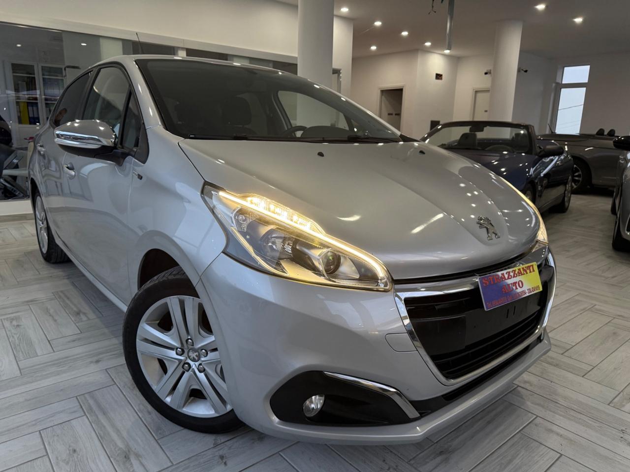 Peugeot 208 1.2 VTI 82 5P Allure STYLE+NAVI/LED2017