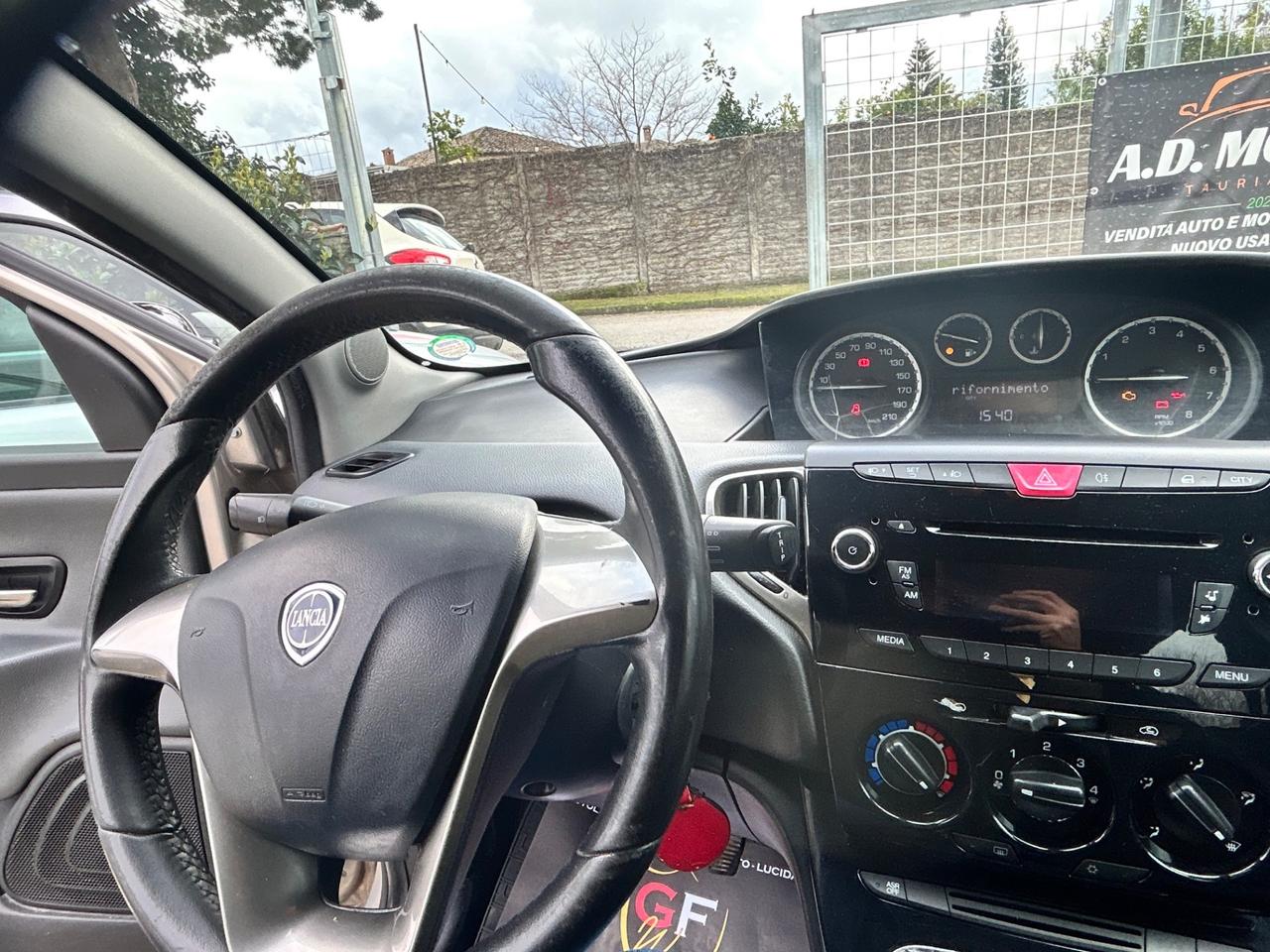 Lancia Ypsilon 1.2 69 CV 5 porte Platinum