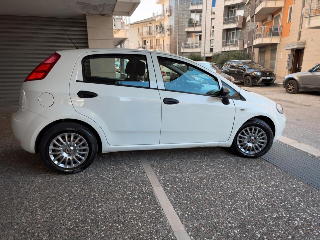 Fiat Punto 1.3 MJT II S&S 95 cv 5 porte Street