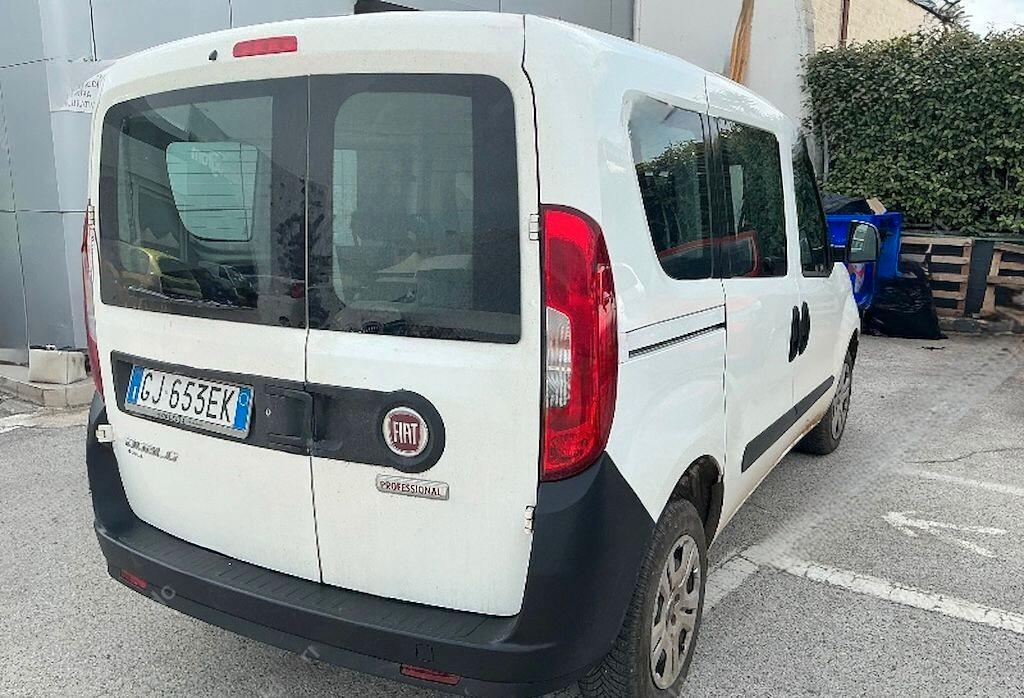 FIAT DOBLO' 1.6mjt AUTOCARRO 5 POSTI