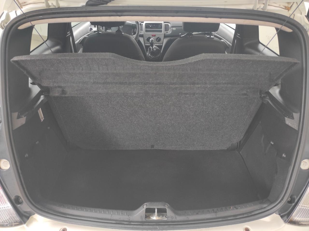 Lancia Ypsilon 1.2 Argento NEOPATENTATI