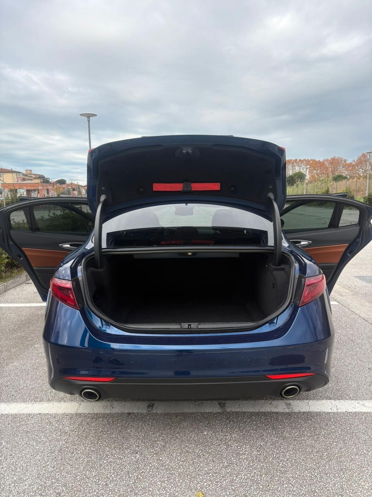 Alfa Romeo Giulia 2.2 Turbodiesel 180 CV AT8 Business Sport Launch Ed.