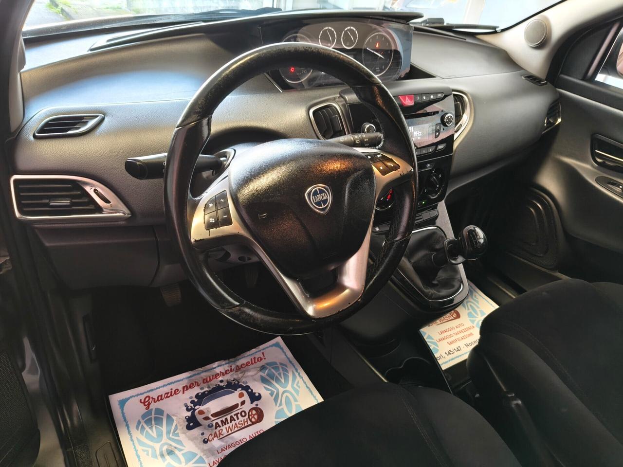 Lancia Ypsilon 5 porte Metano Ecochic Gold