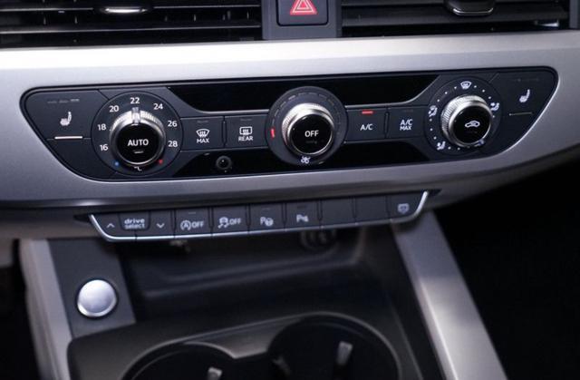 AUDI A4 Avant 35 TFSI S tronic S line edition