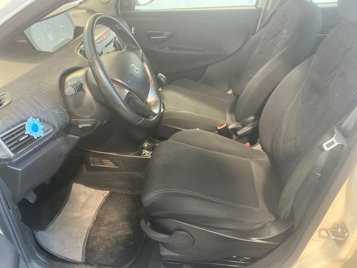 Lancia Ypsilon 1.2 69 CV ELEFANTINO