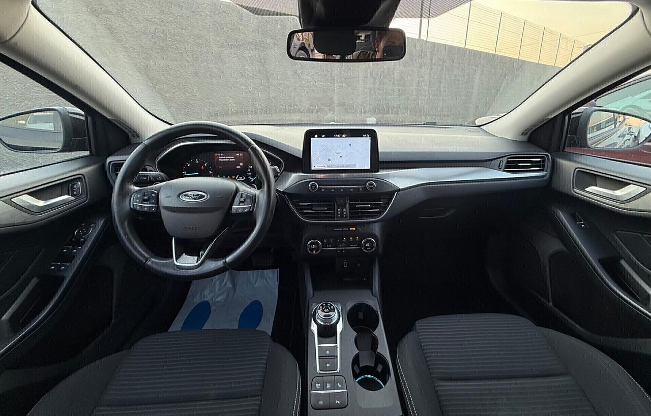 Ford Focus 1.5 TDCi 120 CV Titanium,LED diurni,Navi,Paddle,retrocamera,ecc.