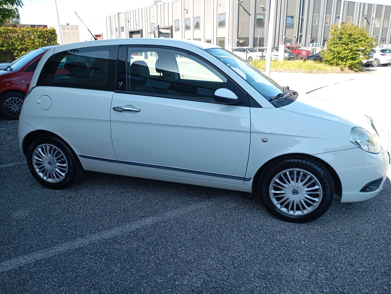 Lancia Ypsilon 1.2 Argento