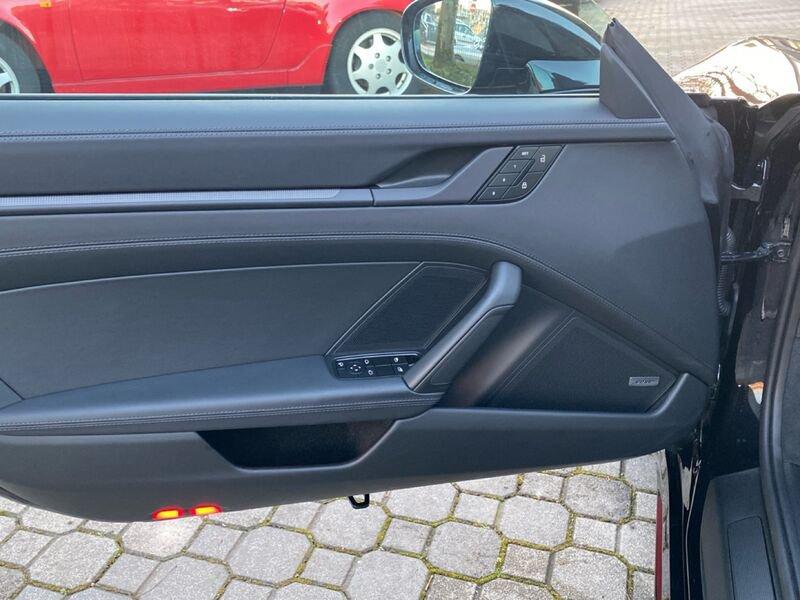 Porsche 911 911 Targa 4 GTS 541 CV (992.2)