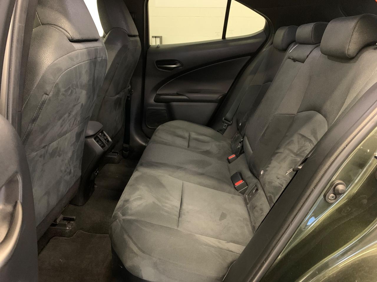 Lexus UX Hybrid 4WD Luxury 2.0 CV 184