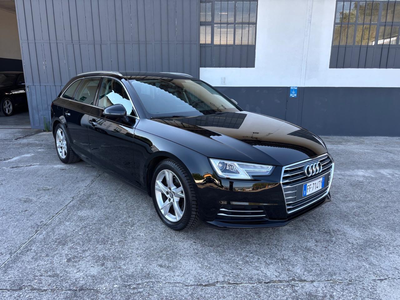 Audi A4 Avant 2.0 TDI 150 CV ultra Sport. Garanzia