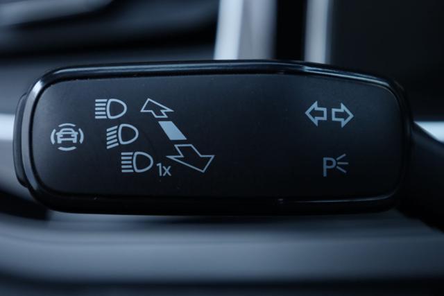 VOLKSWAGEN Taigo 1.0 TSI R-Line