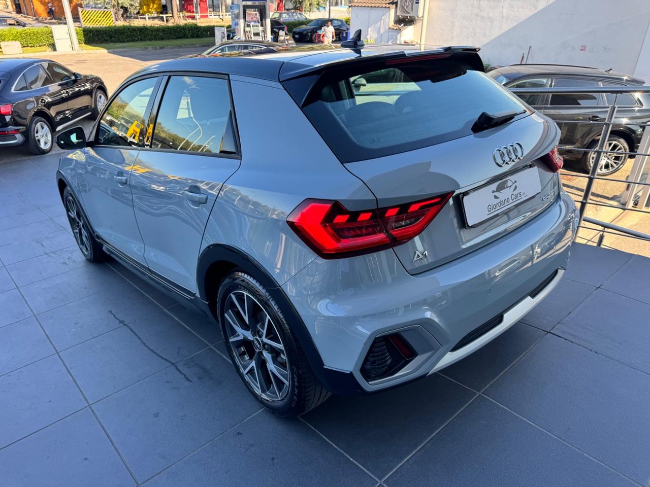 Audi A1 citycarver 30 TFSI Identity Contrast