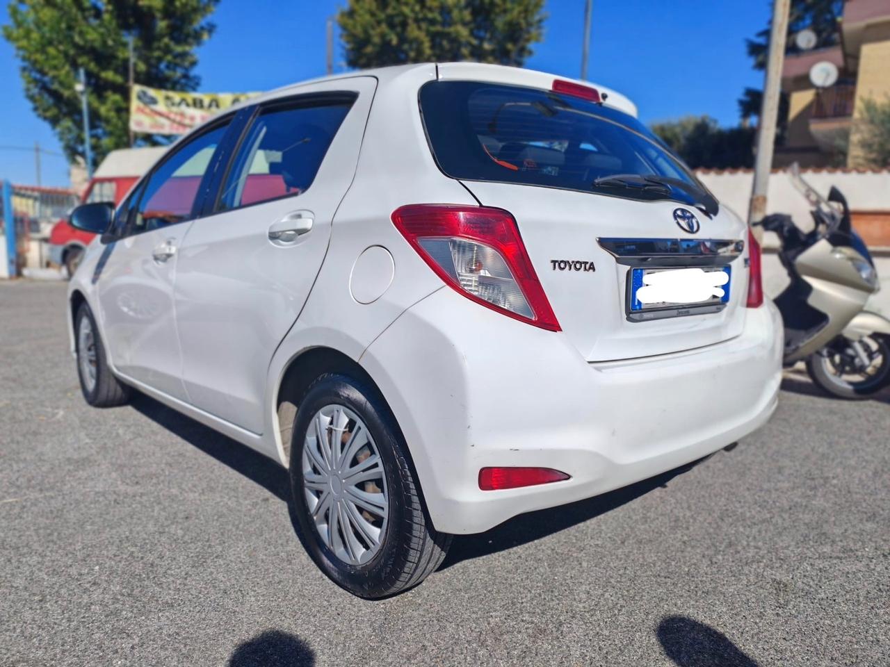 Toyota Yaris 1.0 5 porte Active
