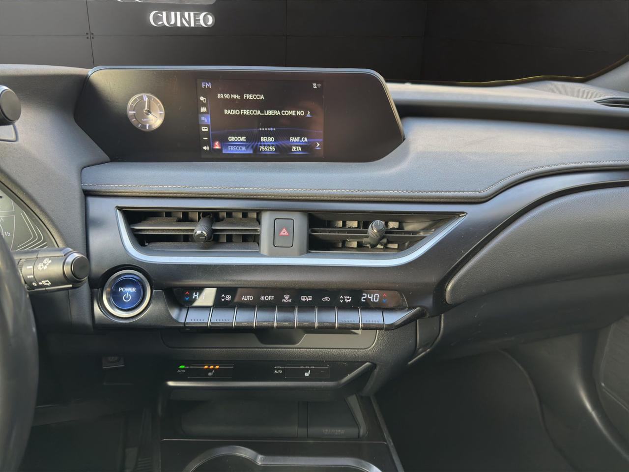 Lexus UX 250h 2.0 Premium 2wd cvt