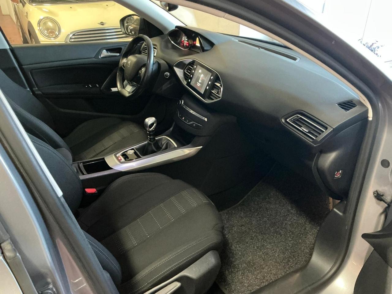 Peugeot 308 PureTech Turbo 130 S&S GT Line Euro6 *Navi*2015