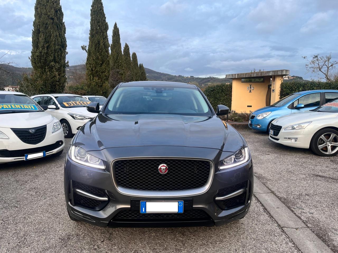 Jaguar F-Pace 2.0 D 180 CV AWD R-Sport