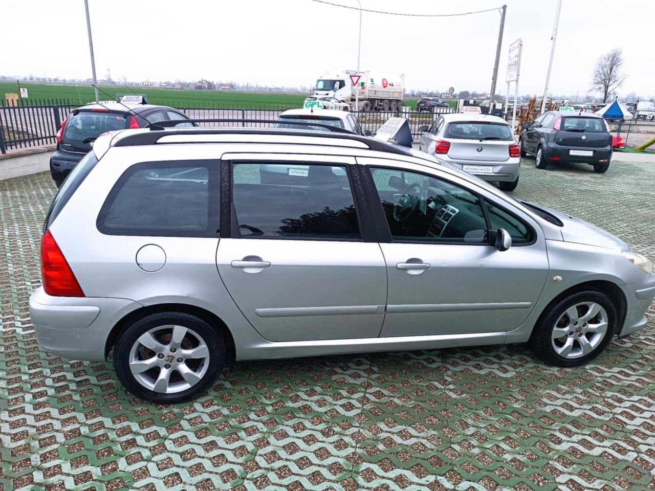 Peugeot 307 1.6 16V Station XS ideale per neopatentati