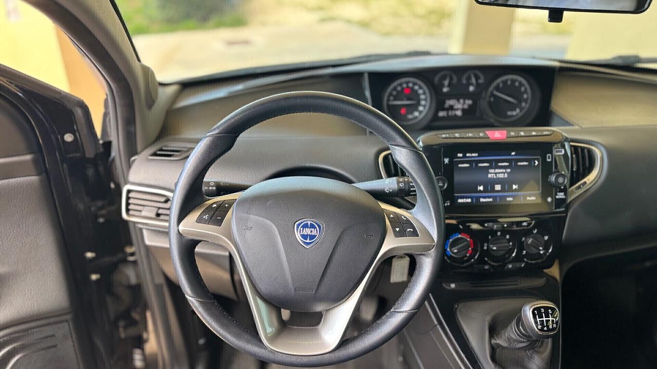Lancia Ypsilon 1.0 FireFly 5 porte S&S Hybrid Gold