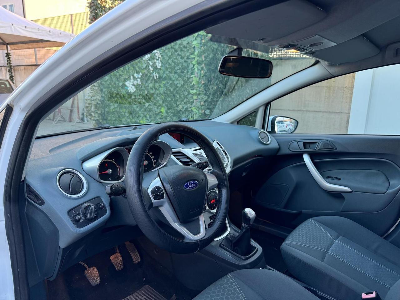 Ford Fiesta 1.4 TDCi 68CV 5 porte Titanium 2009