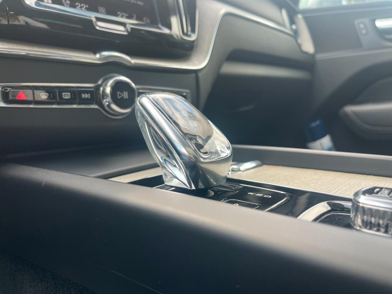 Volvo XC 60 XC60 B4 (d) AWD Geartronic Momentum Pro