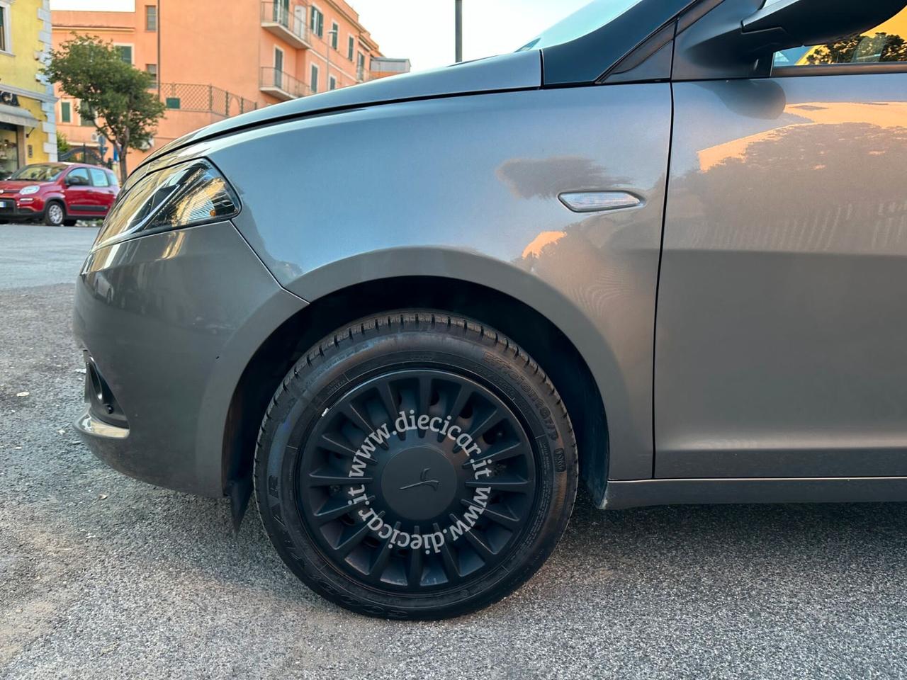 Lancia Ypsilon 1.0 FireFly 5 porte S&S Hybrid Ecochic Gold